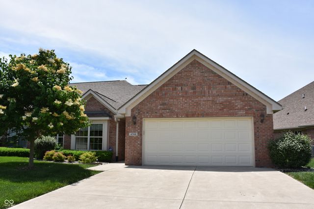4765 W Harrisburg Court, New Palestine, IN 46163