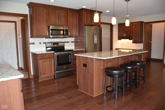 4765 W Harrisburg Court, New Palestine, IN 46163