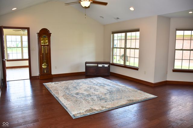 4765 W Harrisburg Court, New Palestine, IN 46163