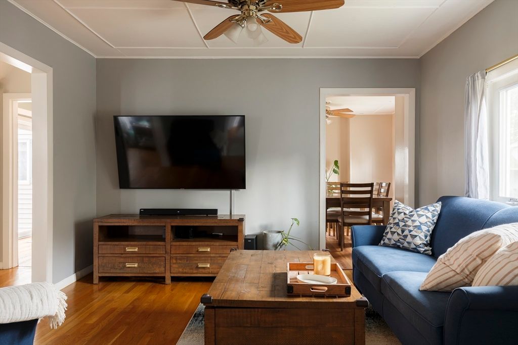 20 State St, Peabody, MA 01960