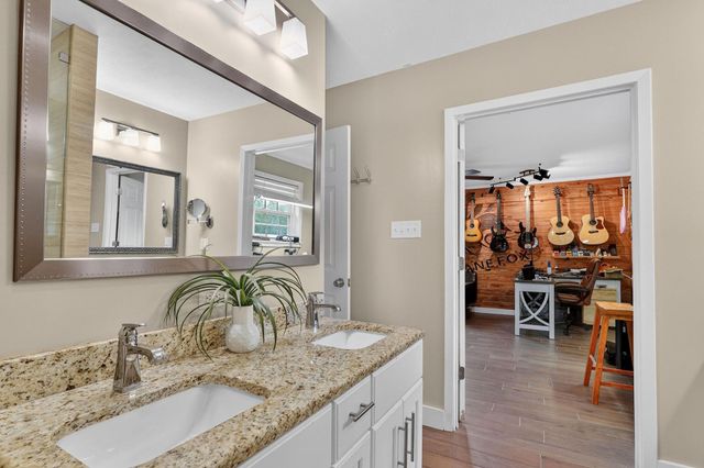 913 Park Lane, Bryan, TX 77802