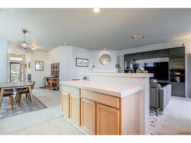 1652 Sw WRIGHT Pl, Troutdale, OR 97060