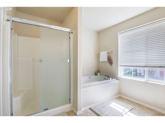 1652 Sw WRIGHT Pl, Troutdale, OR 97060