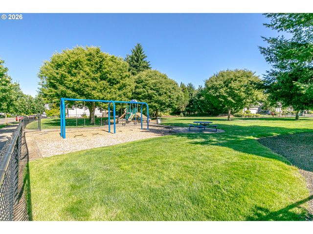 1652 Sw WRIGHT Pl, Troutdale, OR 97060