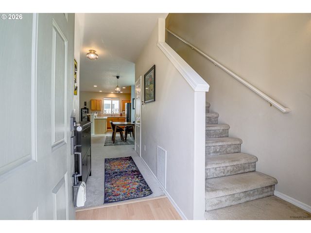 1652 Sw WRIGHT Pl, Troutdale, OR 97060