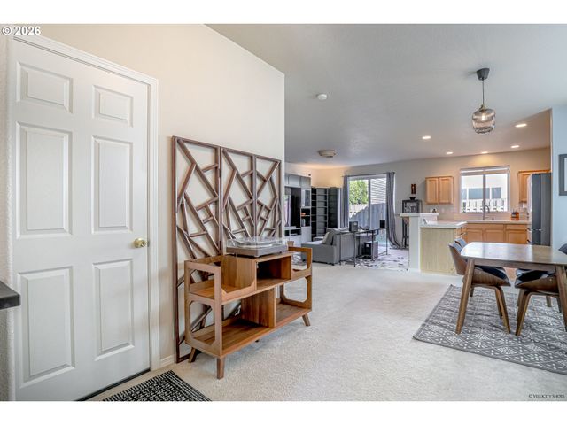 1652 Sw WRIGHT Pl, Troutdale, OR 97060