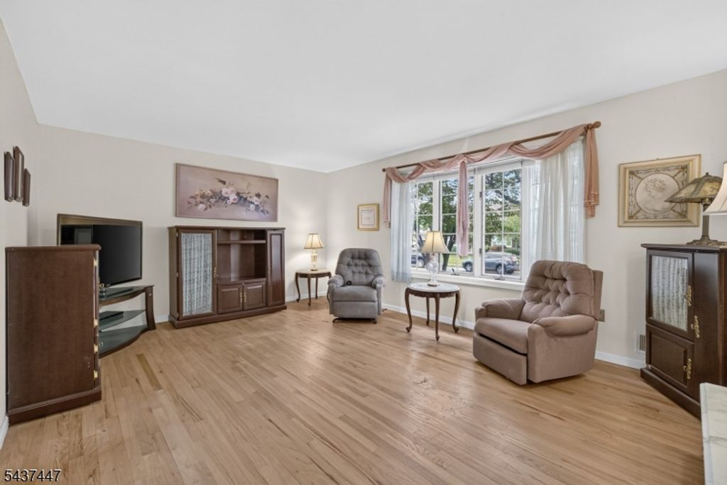 25 Princeton Dr, Middlesex Boro, NJ 08846 — photo 5