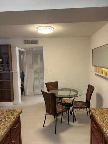 15551 SW 104th Ter 814, Miami, FL 33196