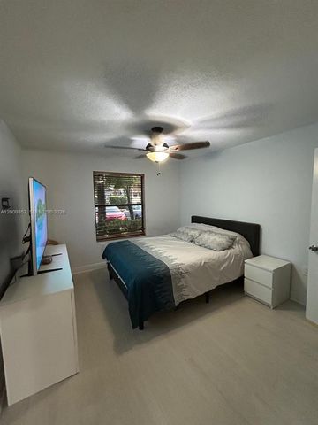 15551 SW 104th Ter 814, Miami, FL 33196