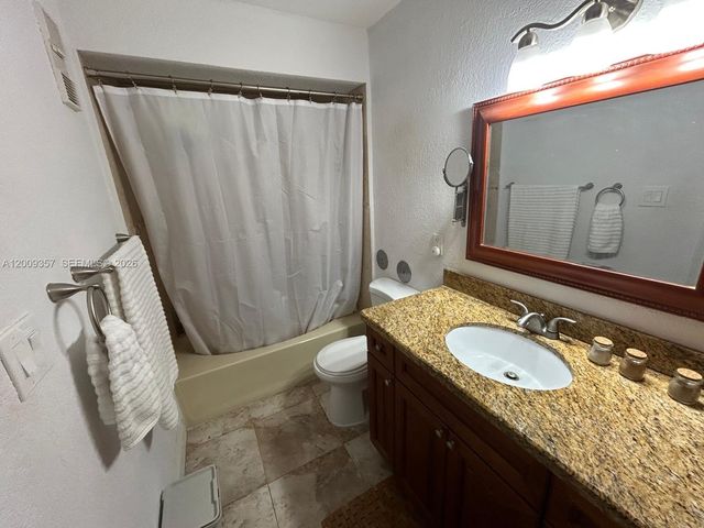 15551 SW 104th Ter 814, Miami, FL 33196