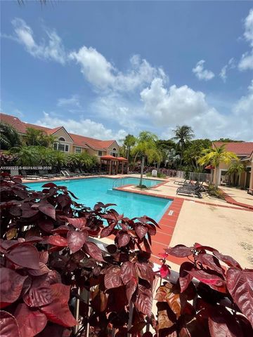 15551 SW 104th Ter 814, Miami, FL 33196