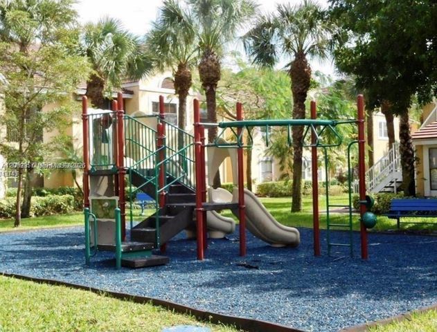 15551 SW 104th Ter 814, Miami, FL 33196