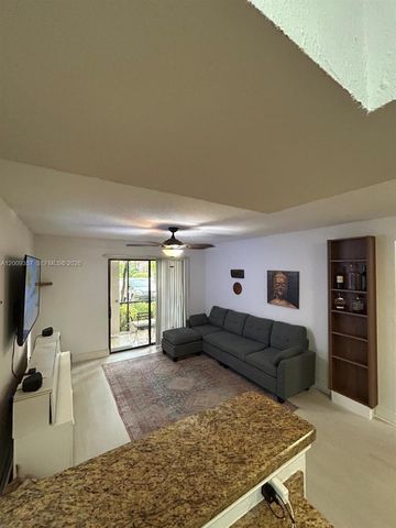 15551 SW 104th Ter 814, Miami, FL 33196