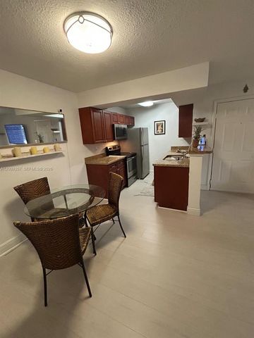 15551 SW 104th Ter 814, Miami, FL 33196