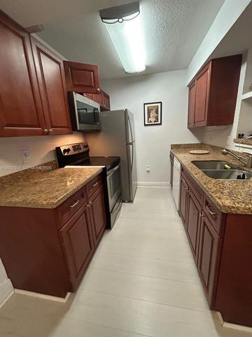 15551 SW 104th Ter 814, Miami, FL 33196