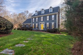 216 Cobblestone Drive, Chapel Hill, NC 27516