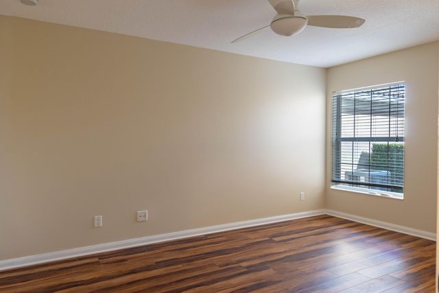 5009 Corsica Square, Vero Beach, FL 32967