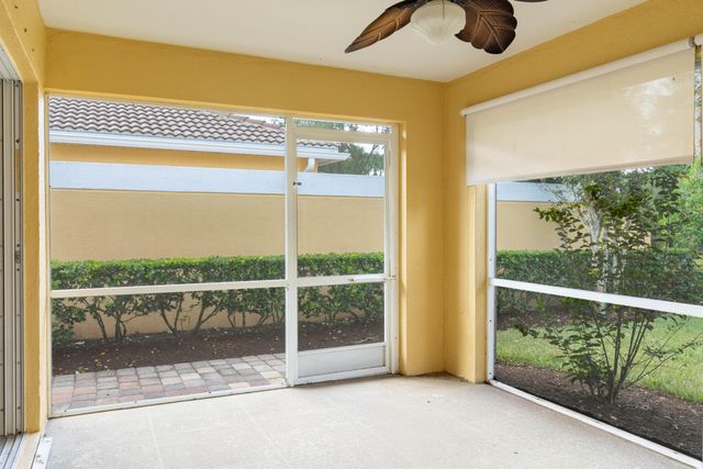 5009 Corsica Square, Vero Beach, FL 32967