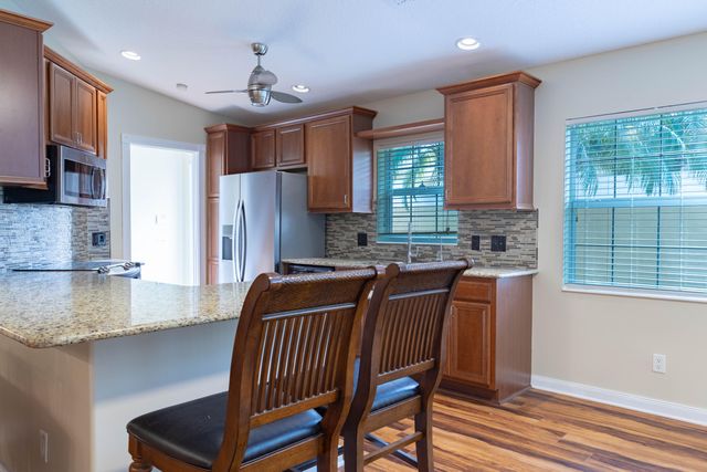 5009 Corsica Square, Vero Beach, FL 32967