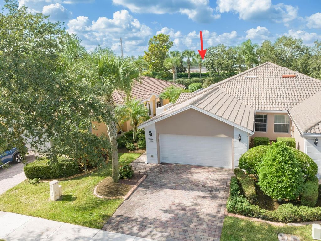 5009 Corsica Square, Vero Beach, FL 32967