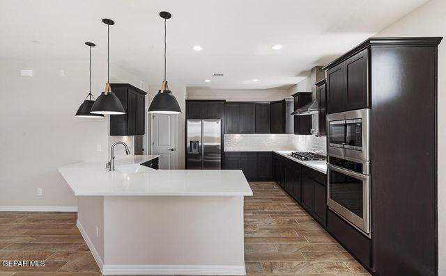 905 Bilton Place, El Paso, TX 79928