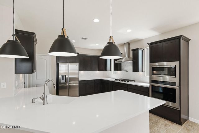 905 Bilton Place, El Paso, TX 79928