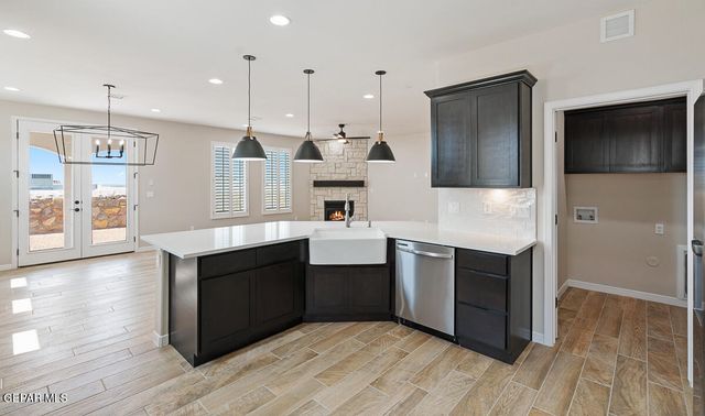 905 Bilton Place, El Paso, TX 79928