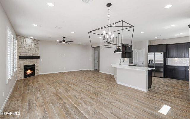 905 Bilton Place, El Paso, TX 79928