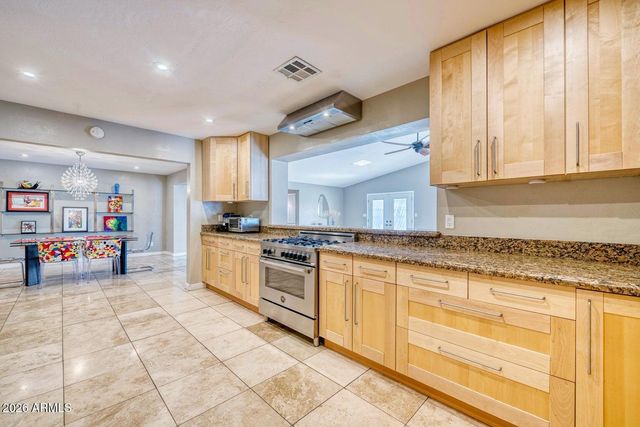 3415 E CAMELBACK Road, Phoenix, AZ 85018