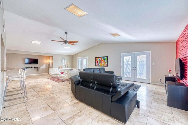 3415 E CAMELBACK Road, Phoenix, AZ 85018