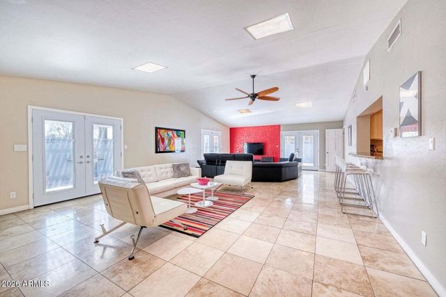 3415 E CAMELBACK Road, Phoenix, AZ 85018