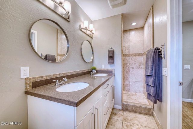 3415 E CAMELBACK Road, Phoenix, AZ 85018