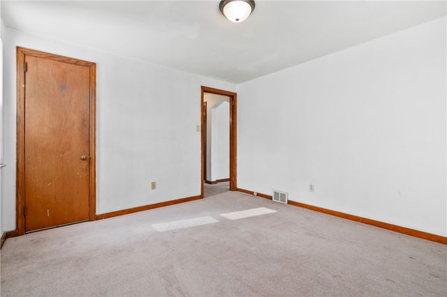 1034 Elwell Street, Lincoln Place, PA 15206