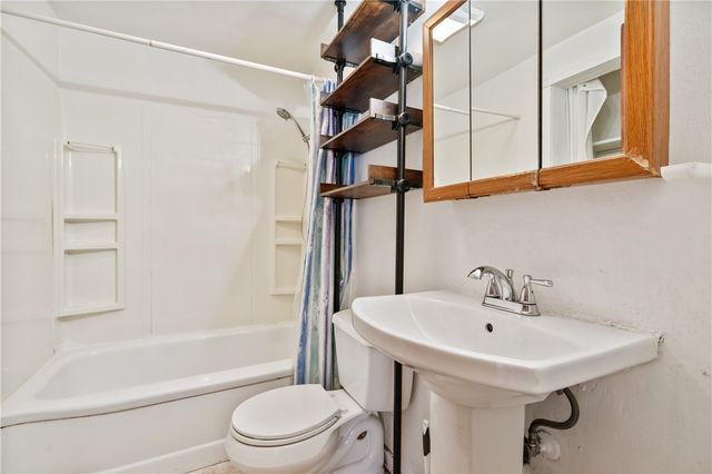 1034 Elwell Street, Lincoln Place, PA 15206