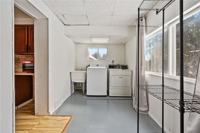 1034 Elwell Street, Lincoln Place, PA 15206