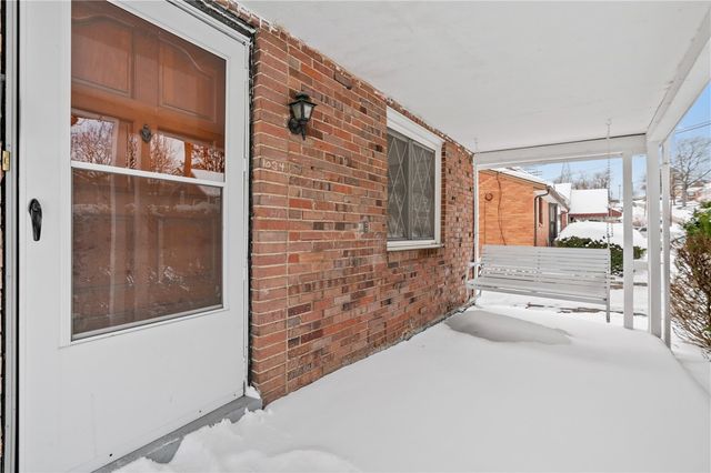 1034 Elwell Street, Lincoln Place, PA 15206