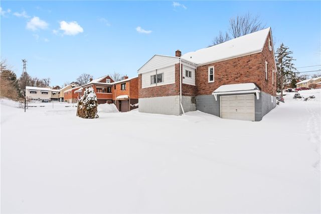 1034 Elwell Street, Lincoln Place, PA 15206