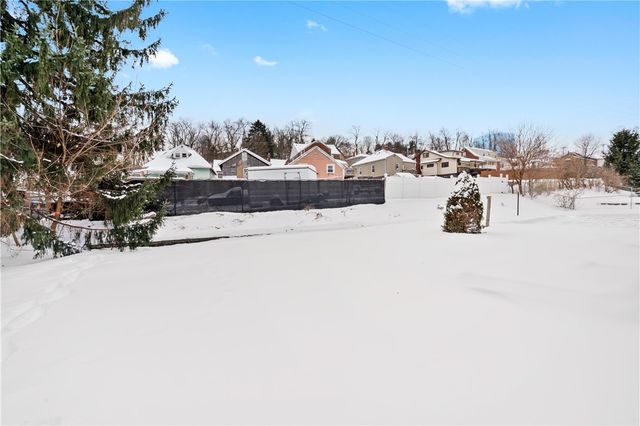 1034 Elwell Street, Lincoln Place, PA 15206