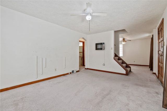 1034 Elwell Street, Lincoln Place, PA 15206