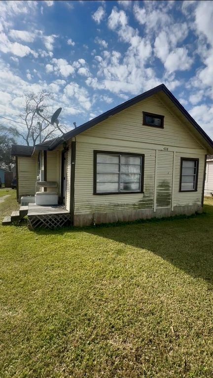 4218 Brown Street, Bacliff, TX 77518