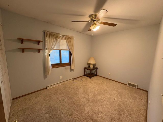 1420 Sunset Ridge DRIVE W, West Bend, WI 53090