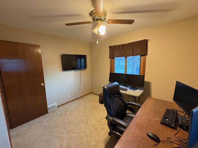 1420 Sunset Ridge DRIVE W, West Bend, WI 53090