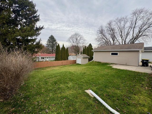 1420 Sunset Ridge DRIVE W, West Bend, WI 53090