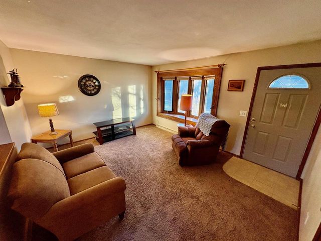 1420 Sunset Ridge DRIVE W, West Bend, WI 53090