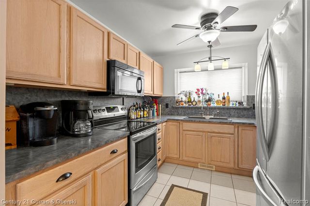 17308 S Lucille Circle, New Boston, MI 48164