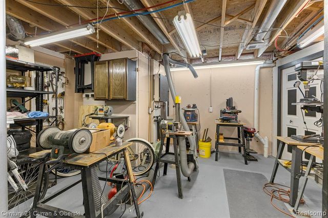 17308 S Lucille Circle, New Boston, MI 48164