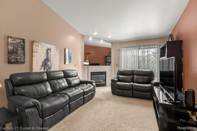 17308 S Lucille Circle, New Boston, MI 48164