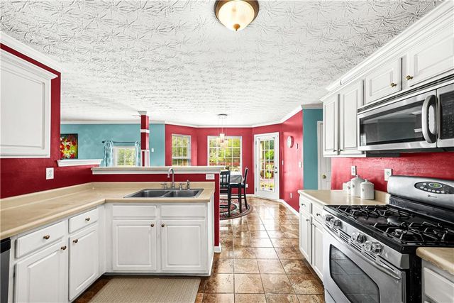 2922 Aviator Circle, Snellville, GA 30039