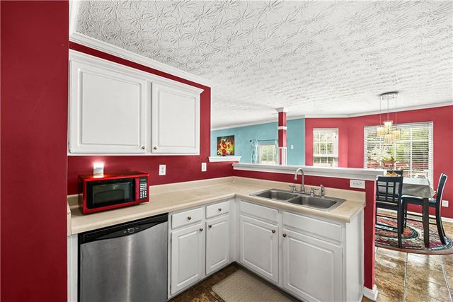 2922 Aviator Circle, Snellville, GA 30039