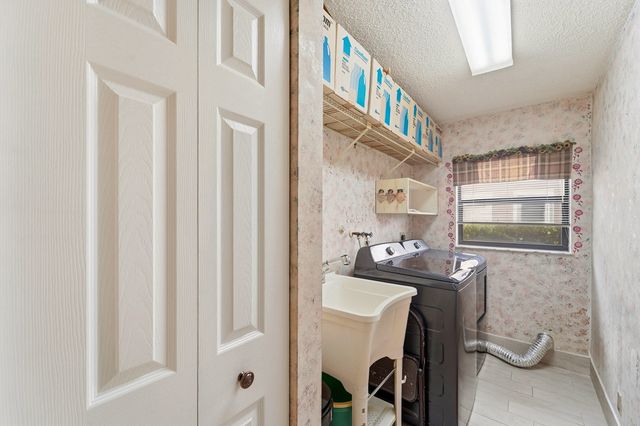 12177 NW 1st Street, Coral Springs, FL 33071